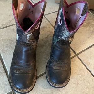 Women’s Ariat boots size 7B